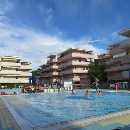 Apartment Comfortable Flat By The Pool-beahost *